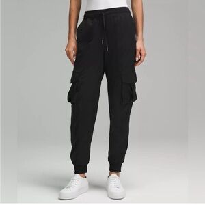 Lululemon Black Cargo Pants Joggers - M